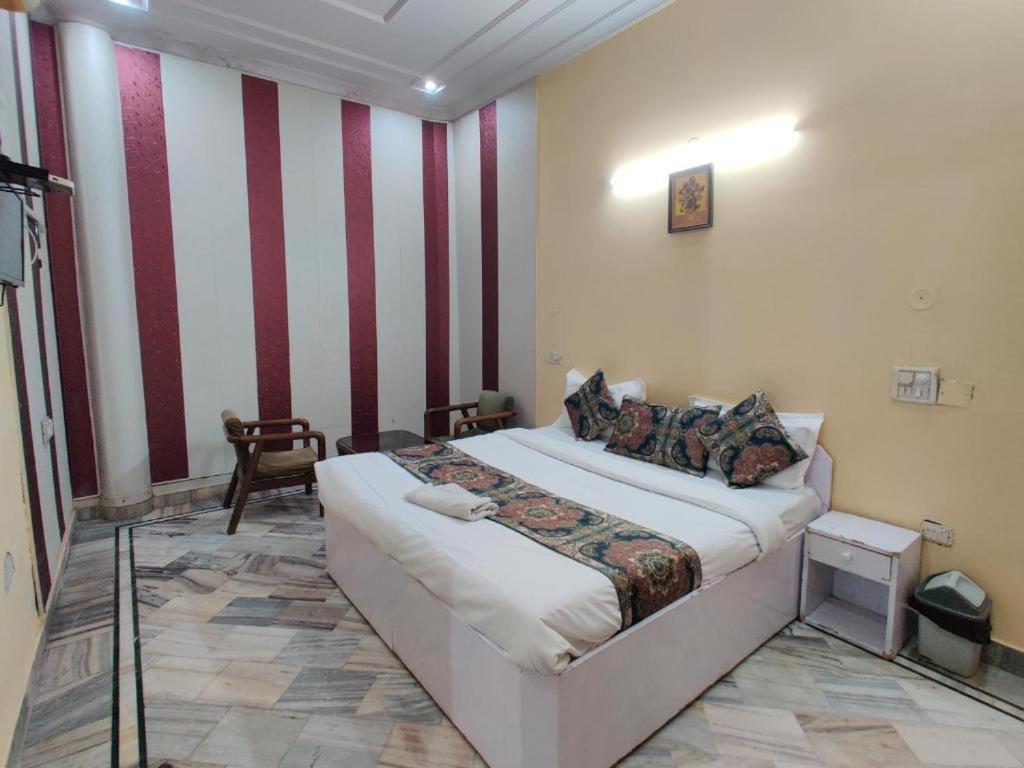 Haridarshan Just 20 Footsteps From Golden Temple Hotel