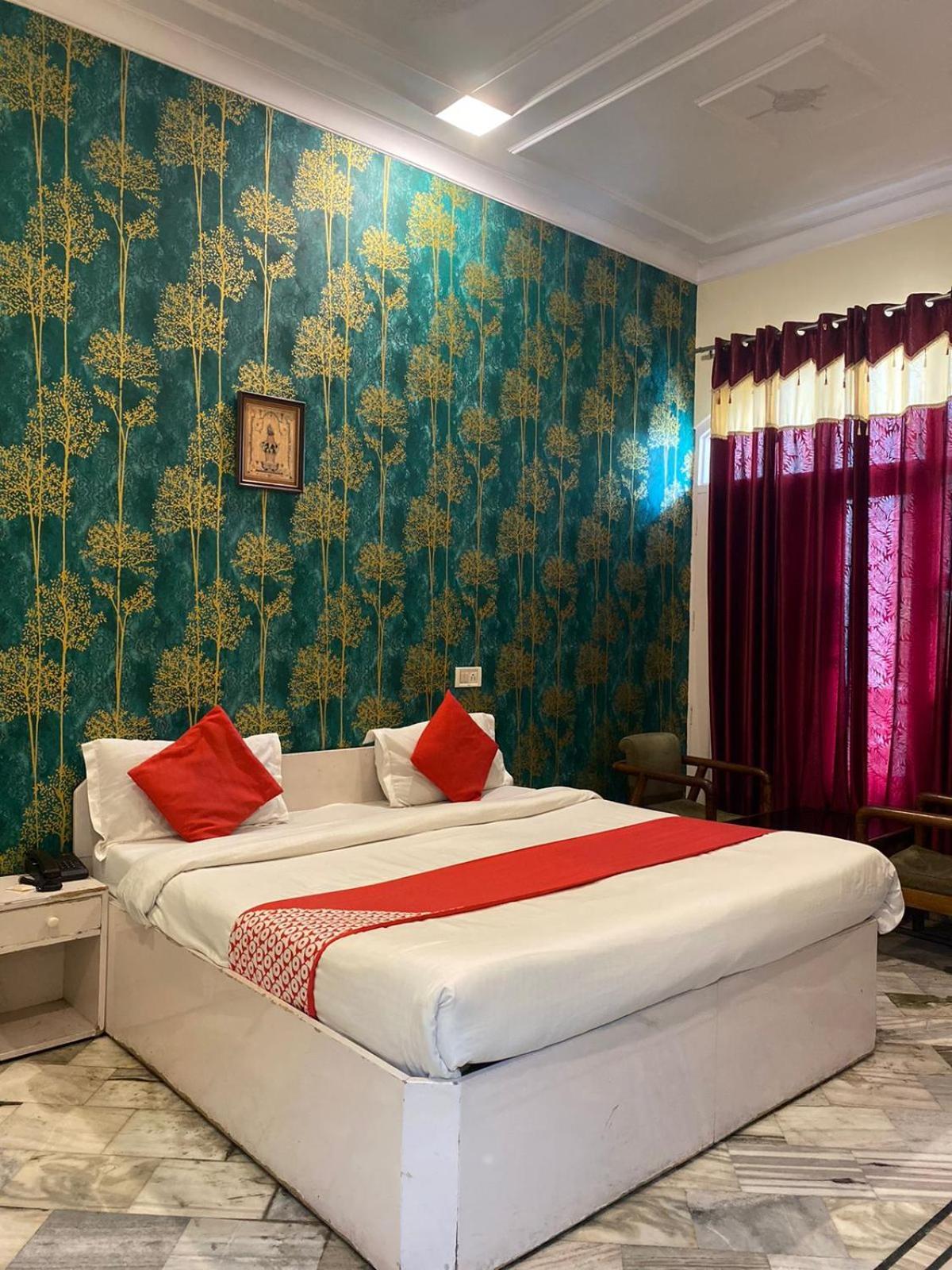 Hotel Haridarshan Just 20 Footsteps From Golden Temple